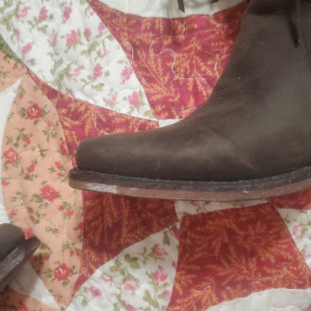 Boots - Picture 9 of 9